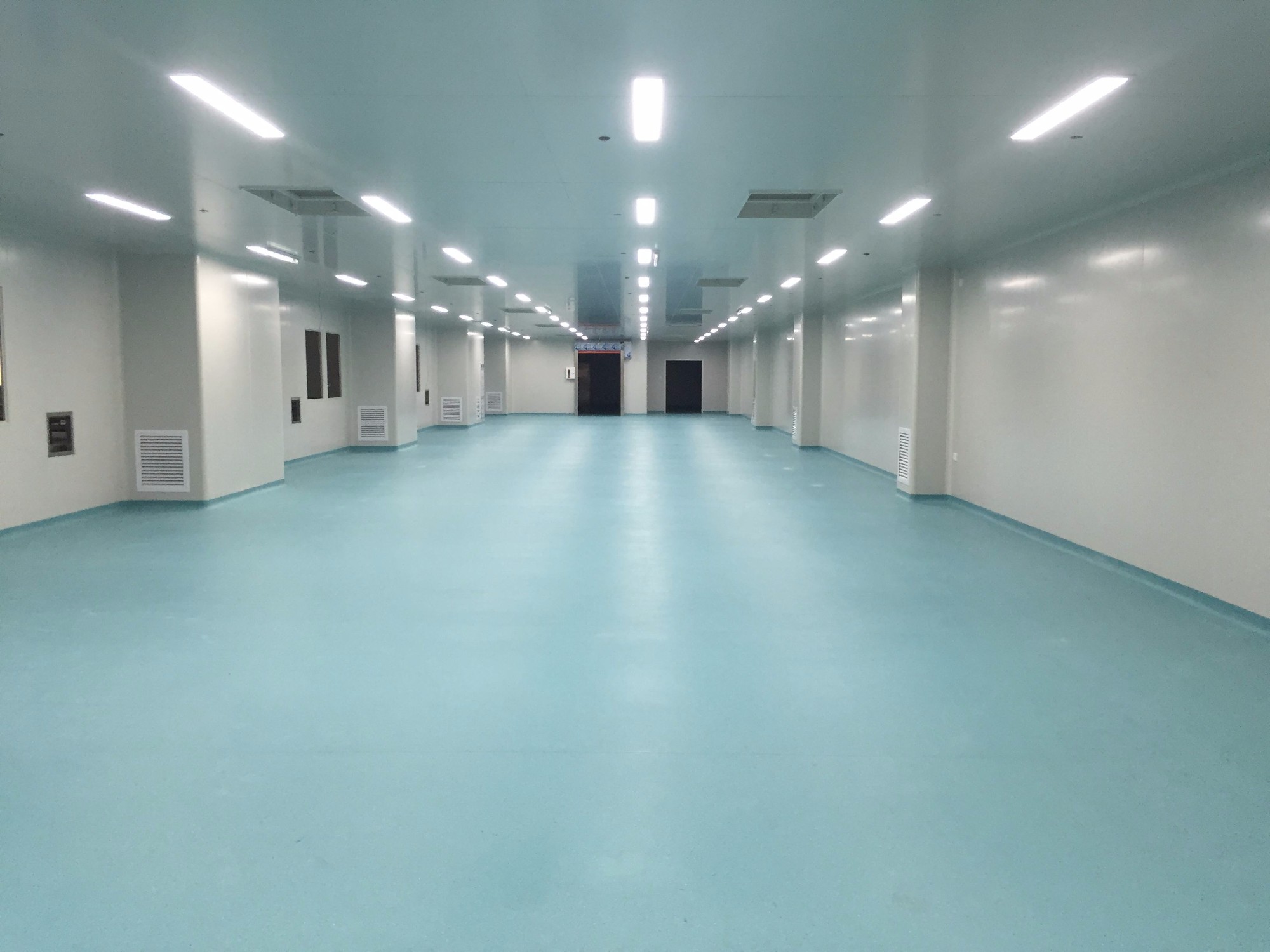 深圳無(wú)塵車(chē)間裝修.jpg 深圳無(wú)塵車(chē)間裝修.jpg